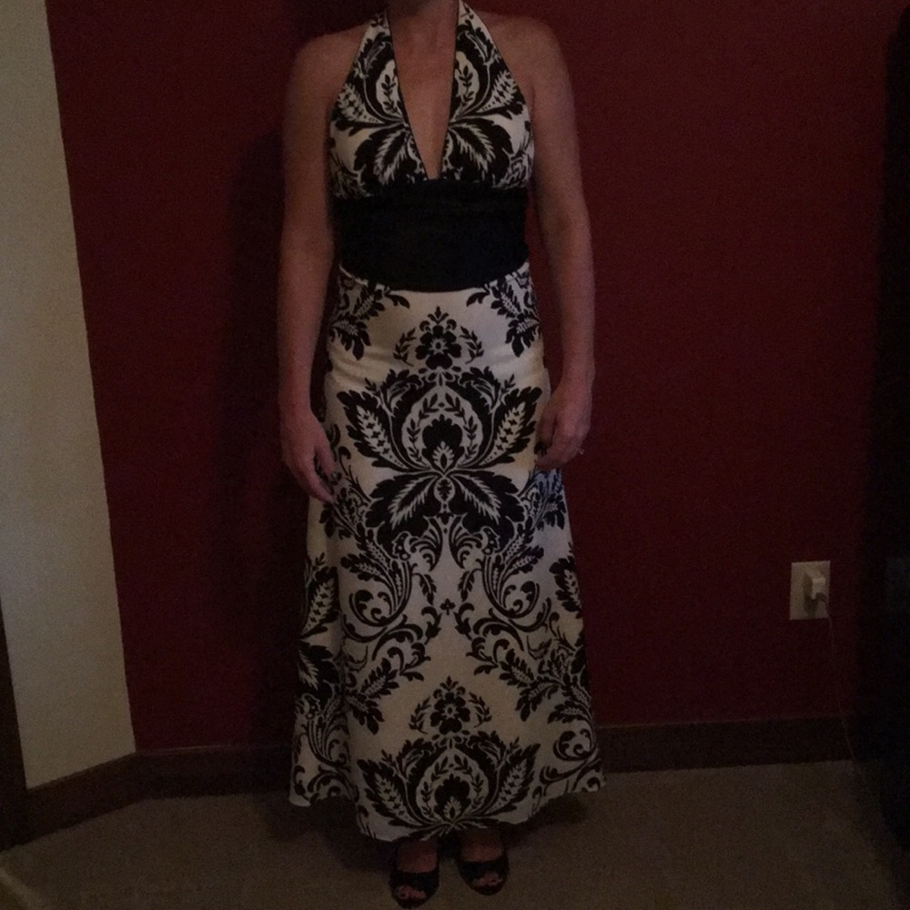 White House Black Market Dress size 4